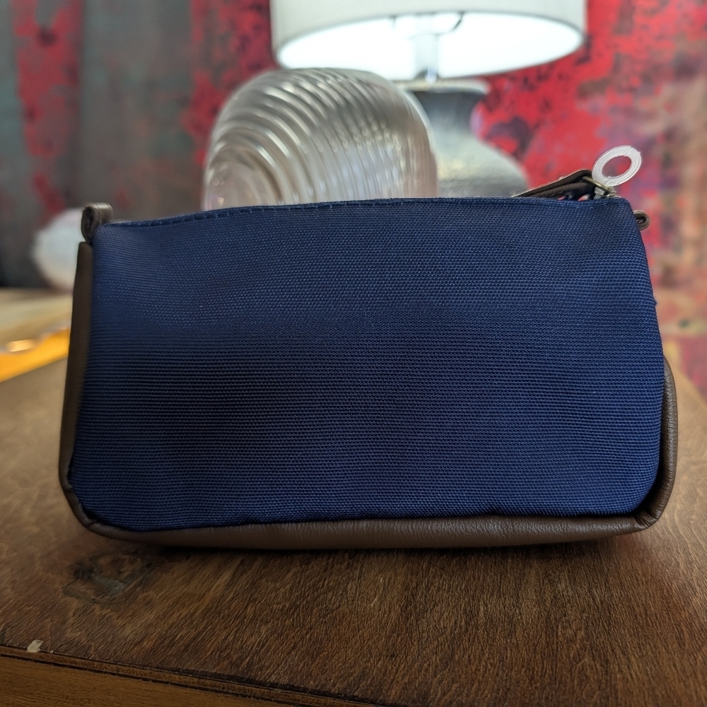 2 New Limited Edition Brooks Brothers / Pericone MD United Polaris Amenity Kits - Picture 7 of 12